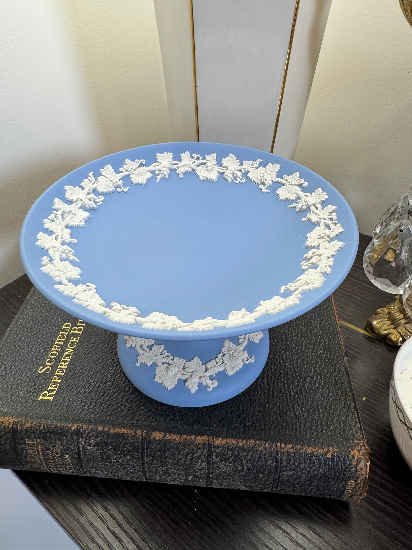 Wedgwood vintage jasper ware stand lavender blue and white