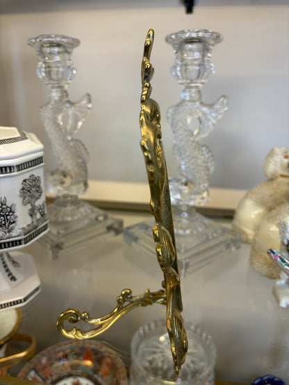 Lovely Virginia Metalcrafters ornate brass picture stand!