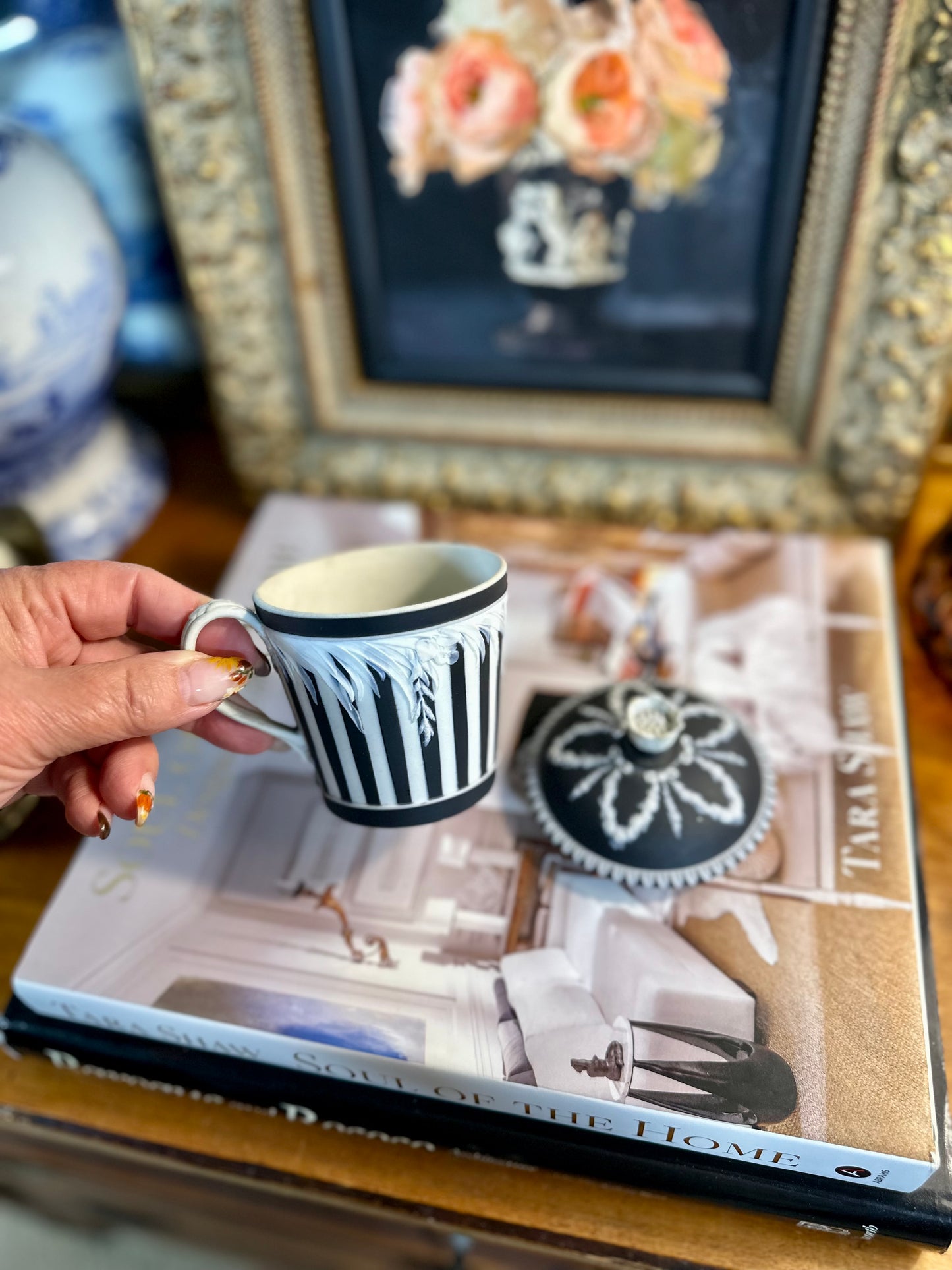 EXQUISITE RARE 18th Century Wedgwood Black Basalt Jasper Dip Trembleuse, 4"