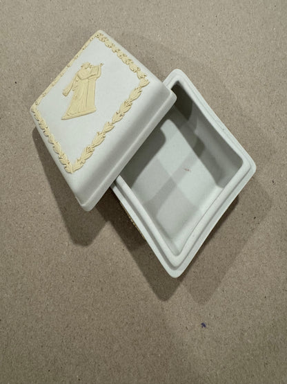 Wedgewood yellow white trinket box 5x4x2” rare