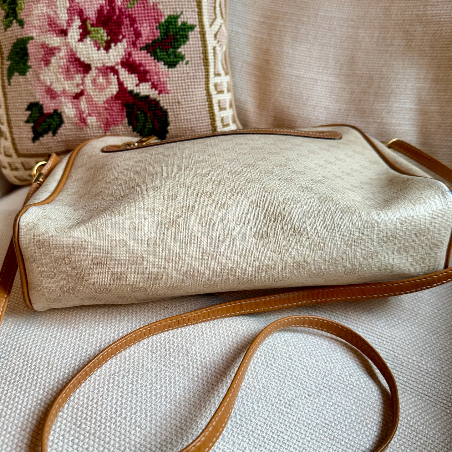 Vintage Gucci GG Monogram Neutral Cream Brown Leather Trim Crossbody Handbag
