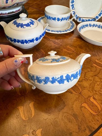 Antique Wedgwood Smear-Glazed Stoneware Egyptian Revival Teapot with Lavender Sprigged Grapes, c 1820-1840