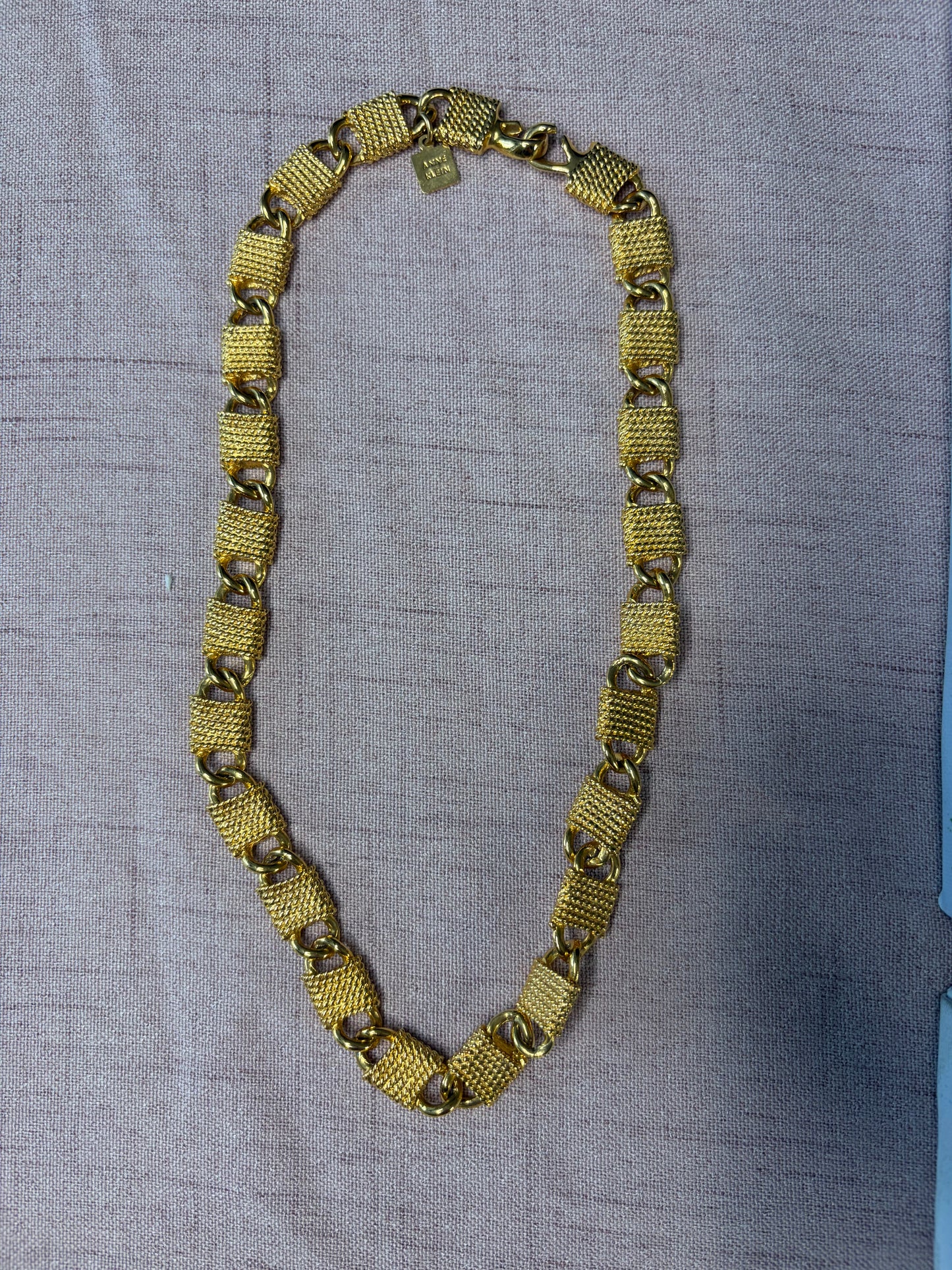 Gorgeous vintage Anne Klein locket style gold necklace!
