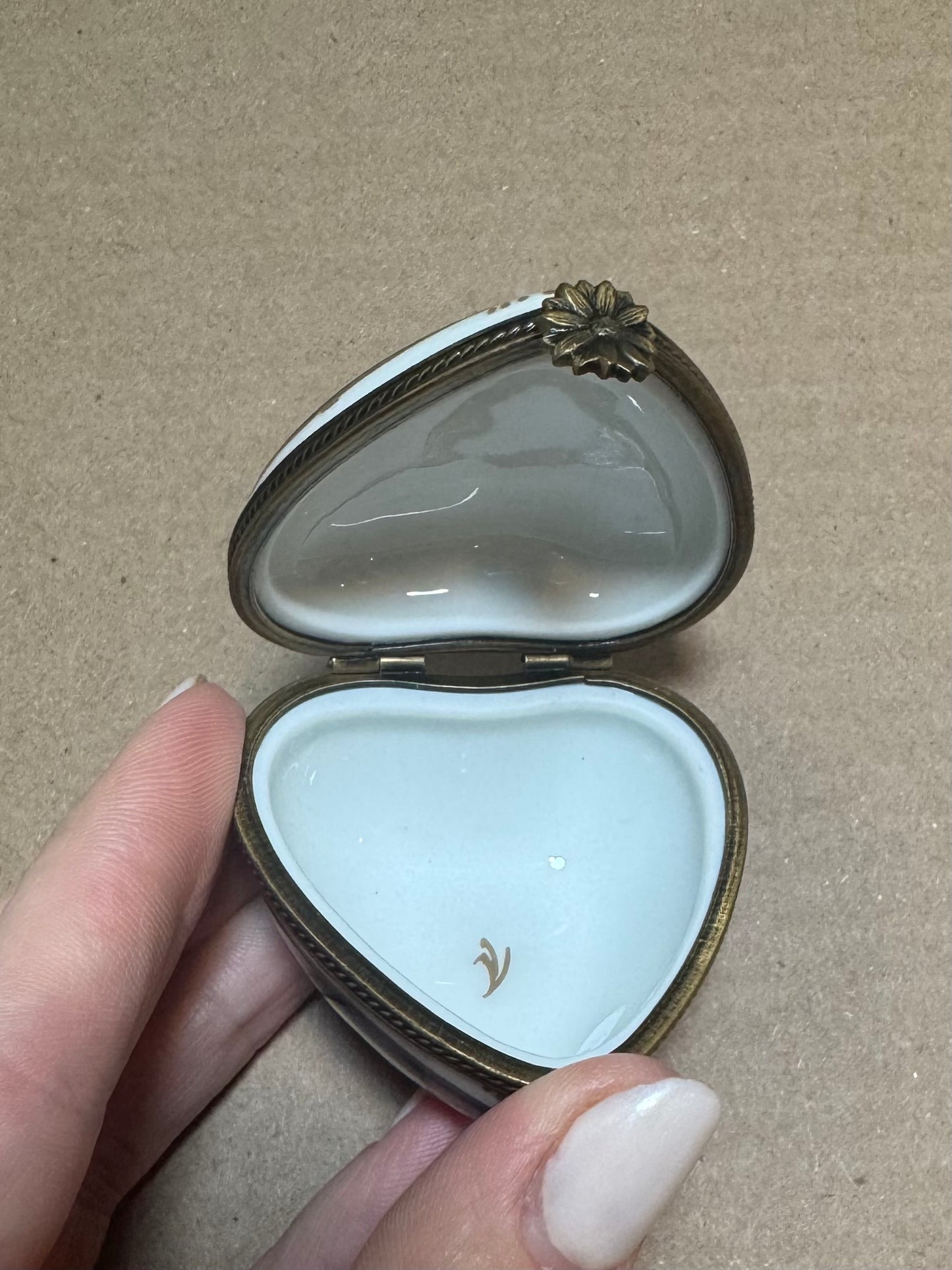 Authentic Limoges Hand-Painted Heart Trinket Box 🇫🇷 2x1.5”