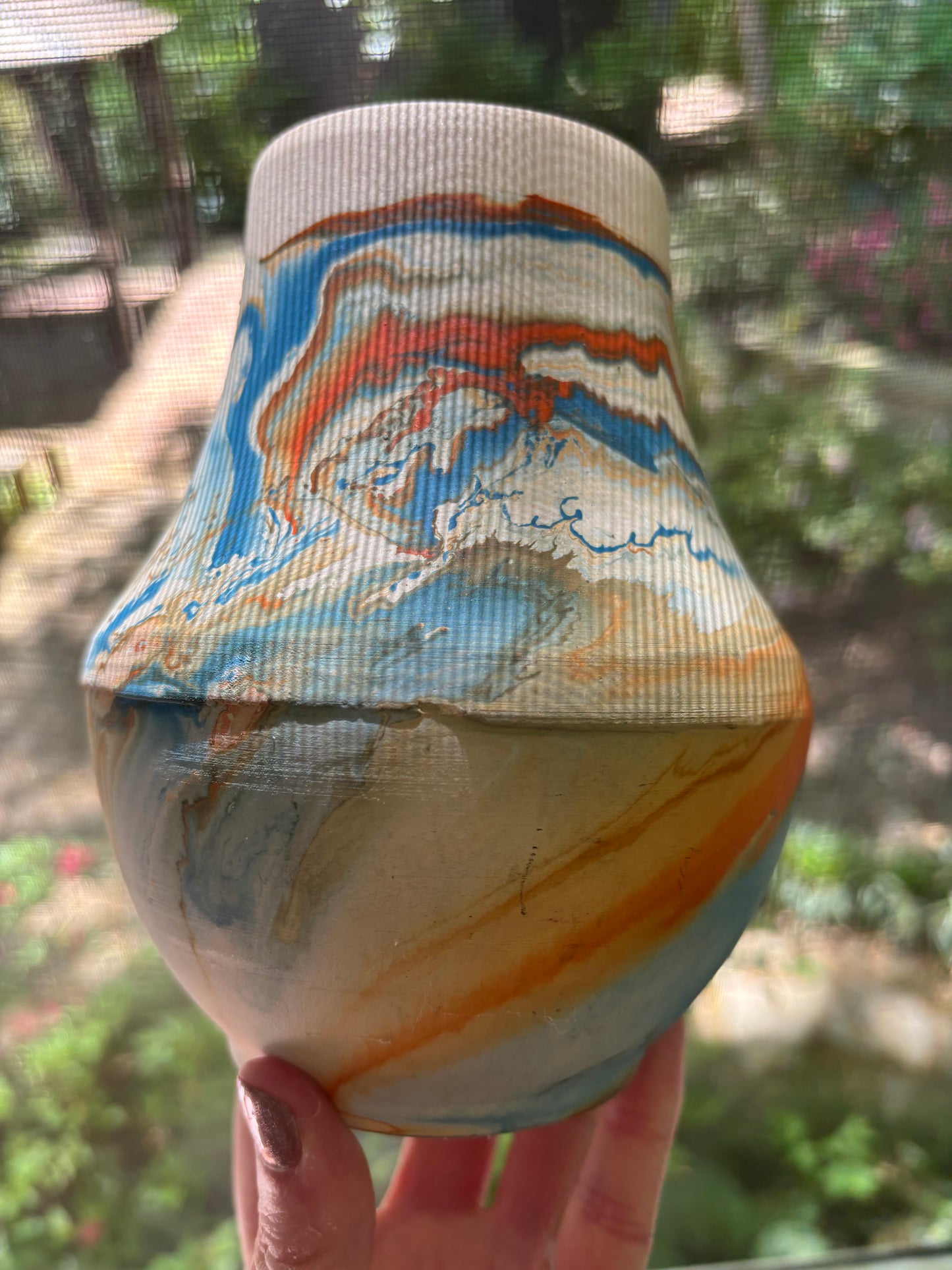 Collectible Nemadji swirl pottery vase!