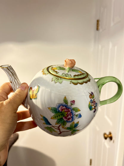Lovely Herend Teapot in the Queen Victoria Pattern