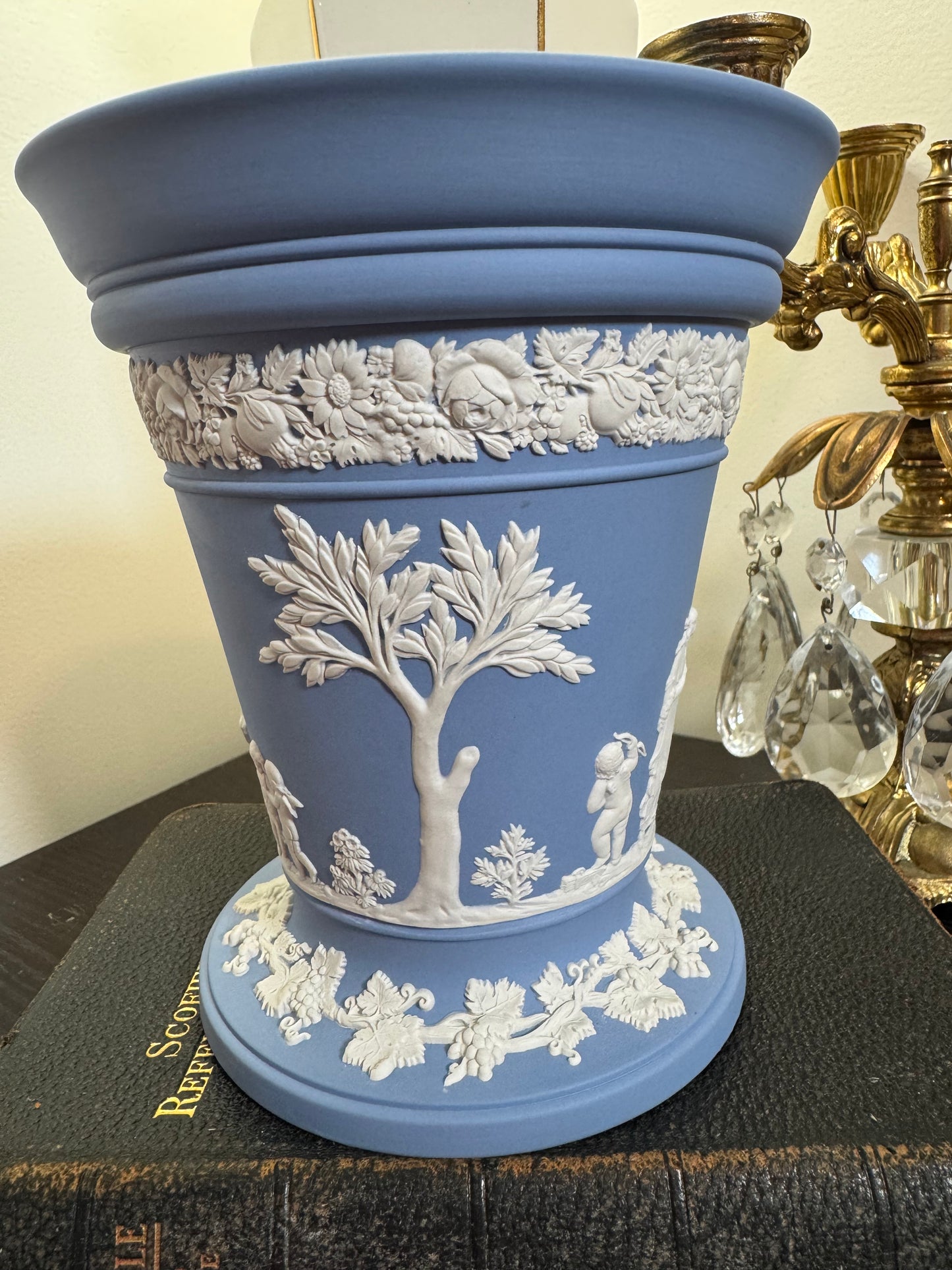 Wedgwood lavender and white beautiful vase urn