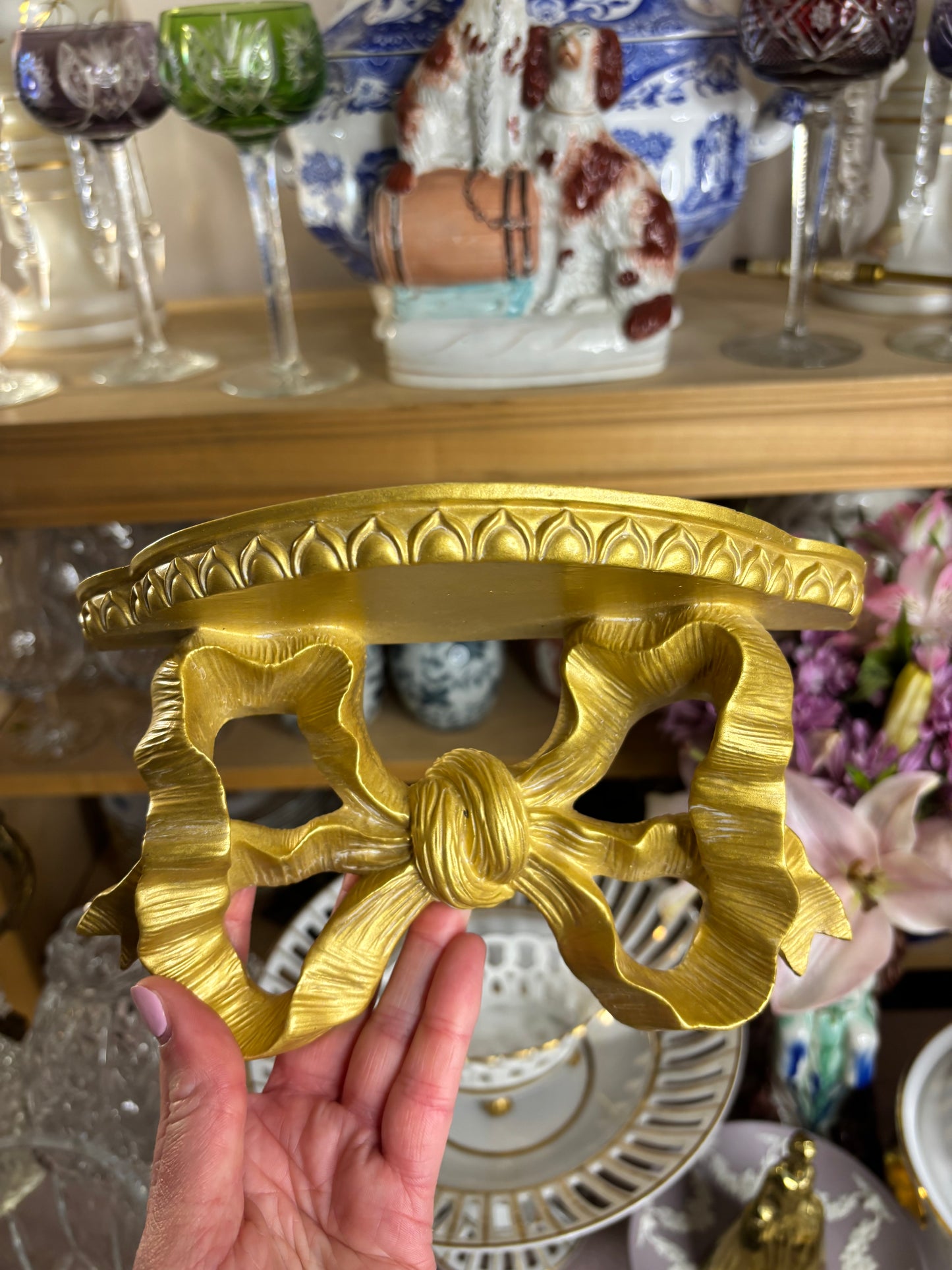 Beautiful bow wall shelf!