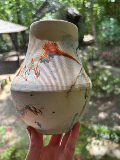 Collectible Nemadji swirl pottery vase!