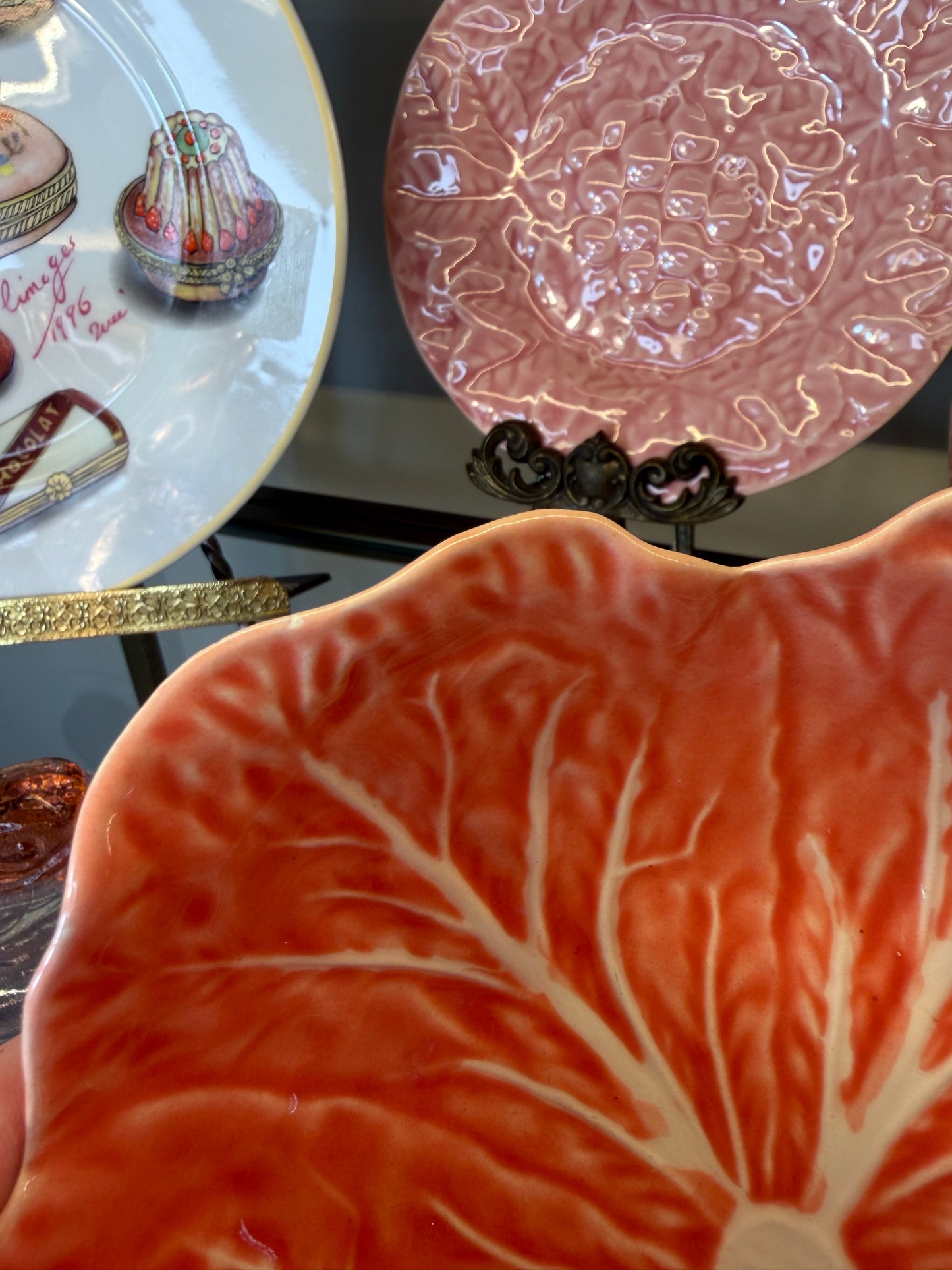 Bordallo pink cabbage ware bowl! As is!