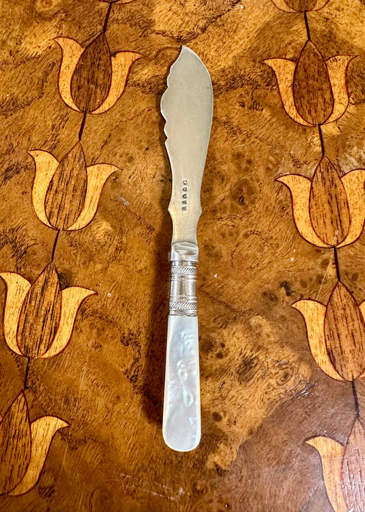 Antique Victorian Edwardian Silver-Plated Butter & Pâté Knife | Engraved Blade & Mother-of-Pearl Handle | c. 1890–1910