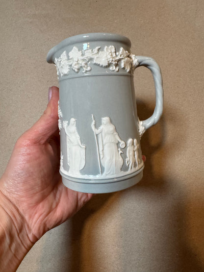 Live 06/15 sage green grey pitcher Wedgwood