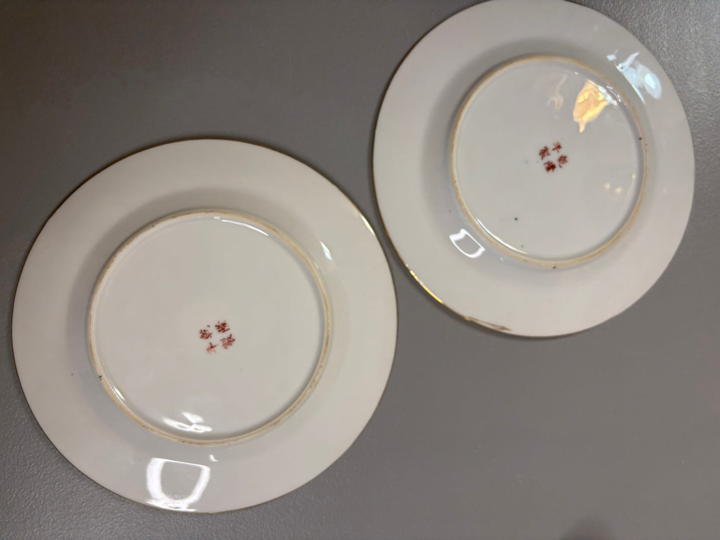 Gorgeous Famille Rose plates pair!