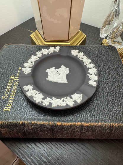 Reserved Wedgwood black and white round ashtray