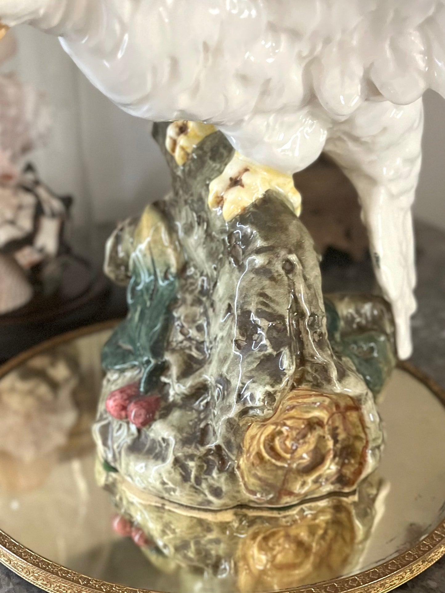 Live 08/25 Majolica Parrot Italian
