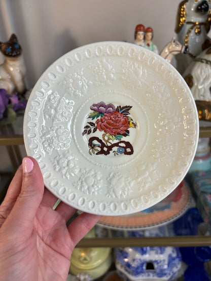 Lovely Wedgwood floral plate!