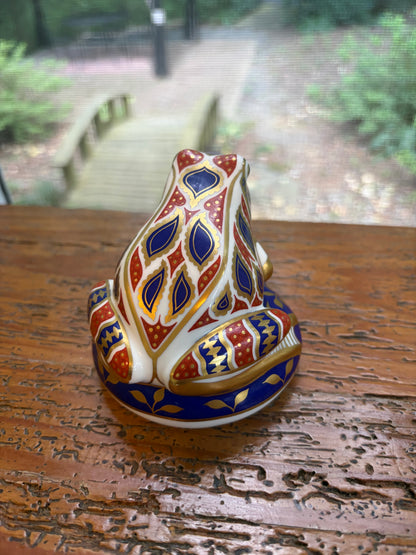 Gorgeous Royal Crown Derby Imari frog!