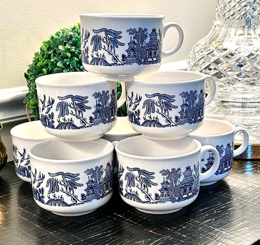 Set of 7 (+1) vintage Churchill of England Blue Willow large coffee mugs or soup bowls