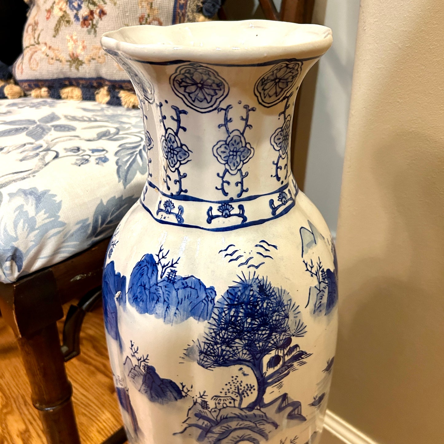 Massive Stunning blue & white chinoiserie floor vase, 24 in tall