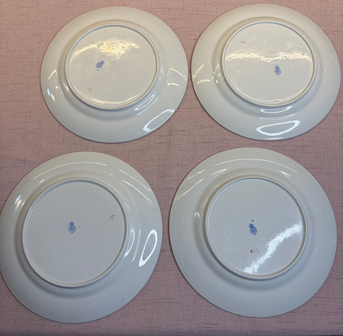 Stunning antique Royal Worcester Blue Willow dinner plates with gold rim set of 4!