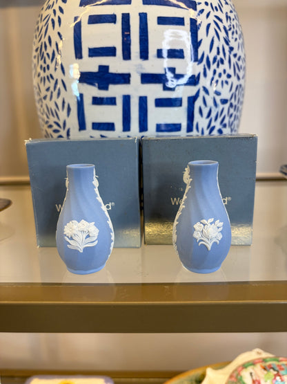 Sweetest Wedgwood mini bud vases pair!