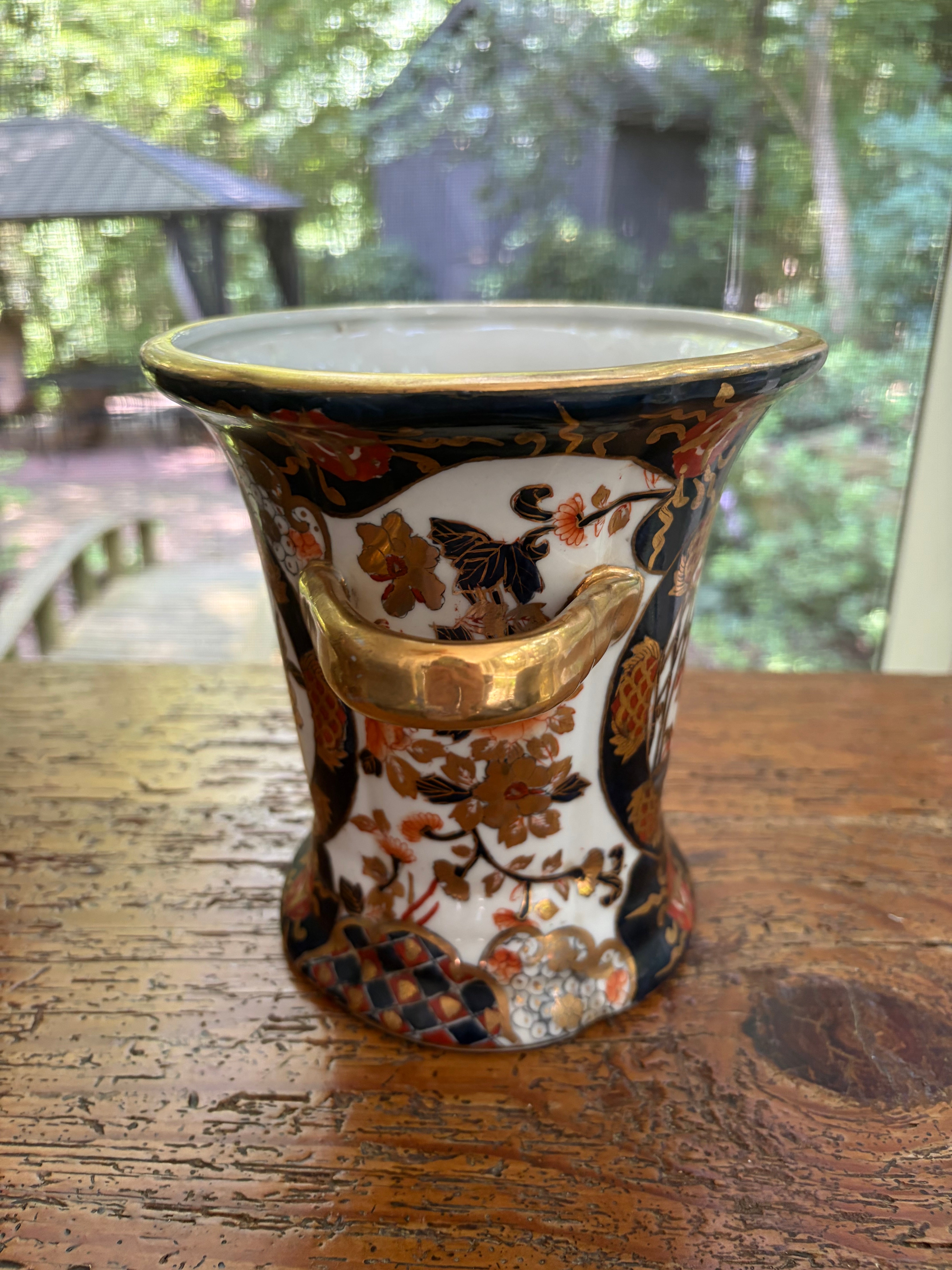 Beautiful Imari colors cachepot with gold handles! – Lillian Grey
