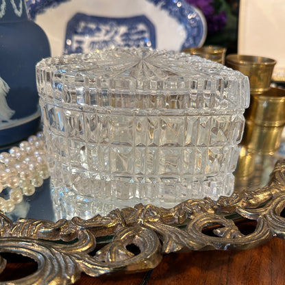 Sparkling heart shape crystal lidded box 6 x 5