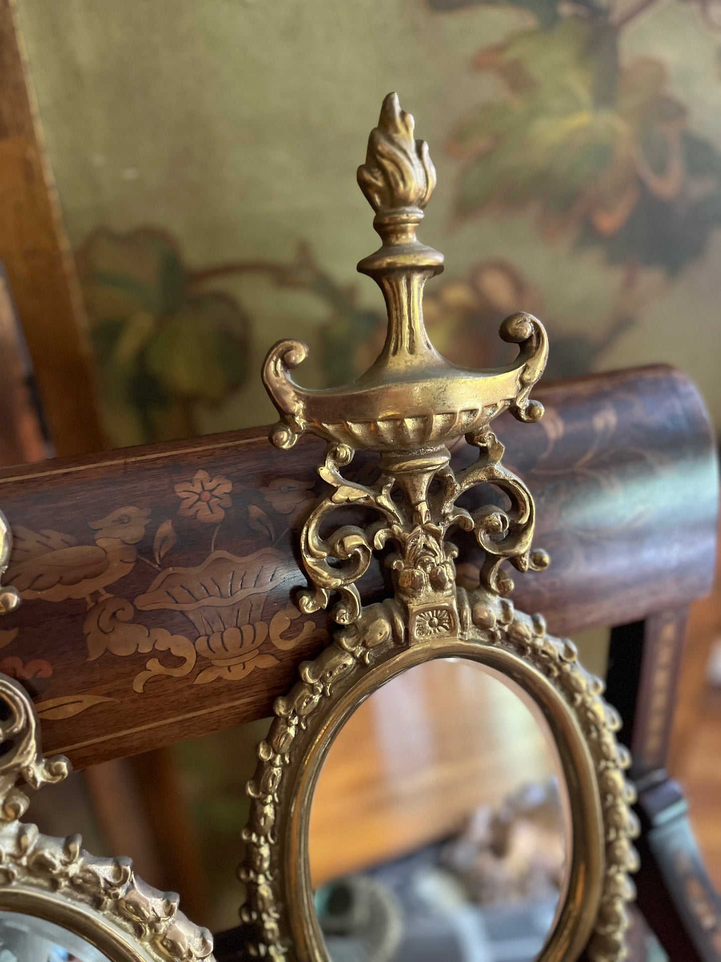 Live 08/11 Elegant Pair of Adam Style Neoclassical Gilt Brass Mirrored Wall Sconces Circa 1930s–1940s