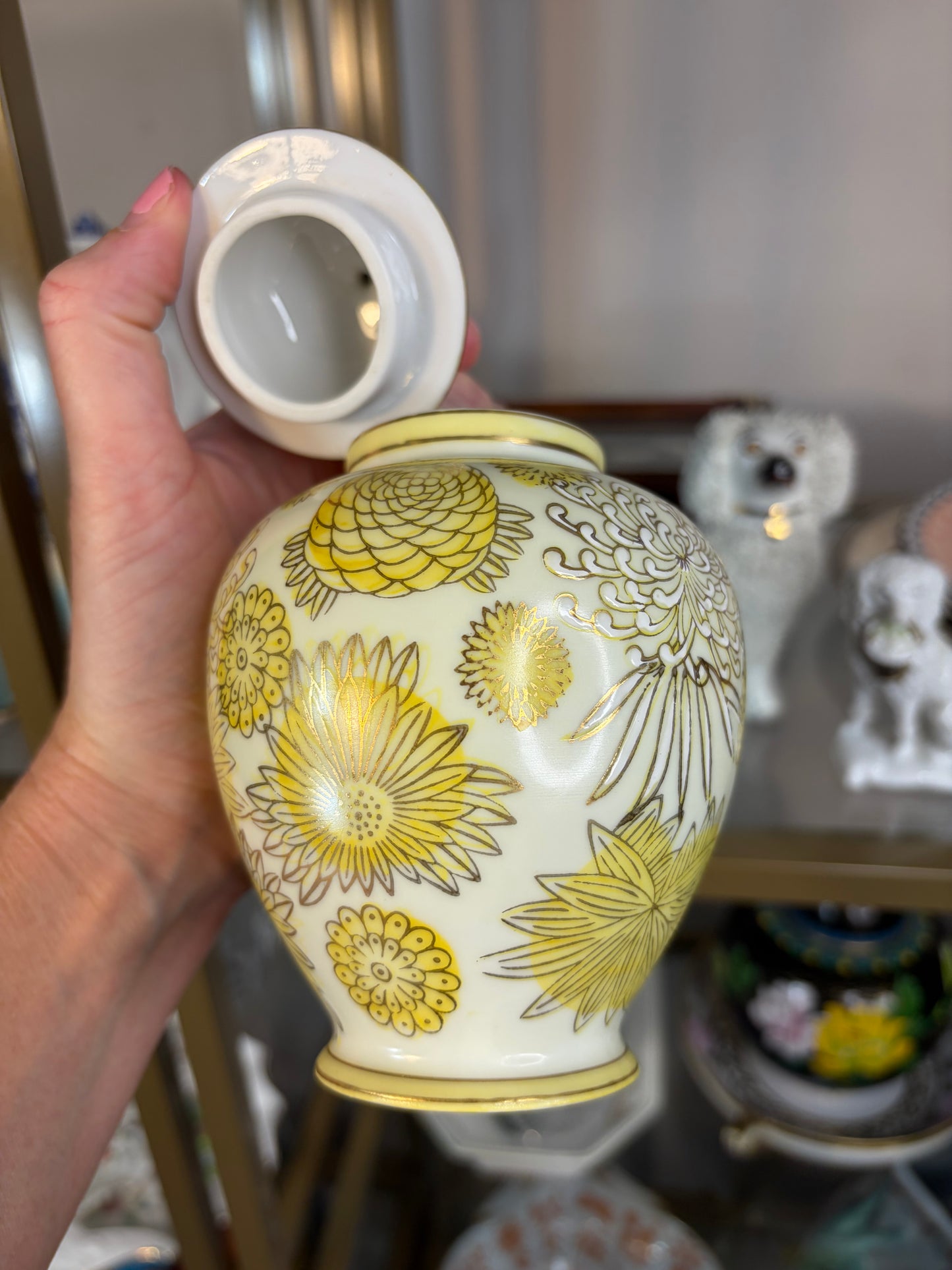 Sweetest Andrea by Sadek yellow chrysanthemum vase!