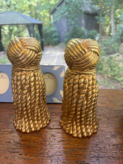 Beautiful tassel design candleholders pair!