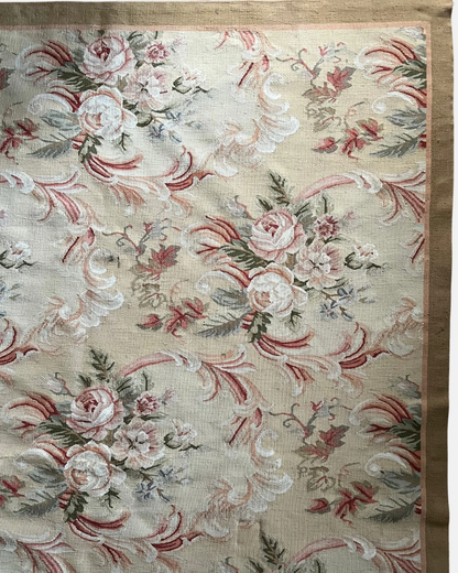 Live 09/01 Handwoven Aubusson Floral Rug – 6’ x 9’ – Soft PaletteRomantic Rose & Floral Design