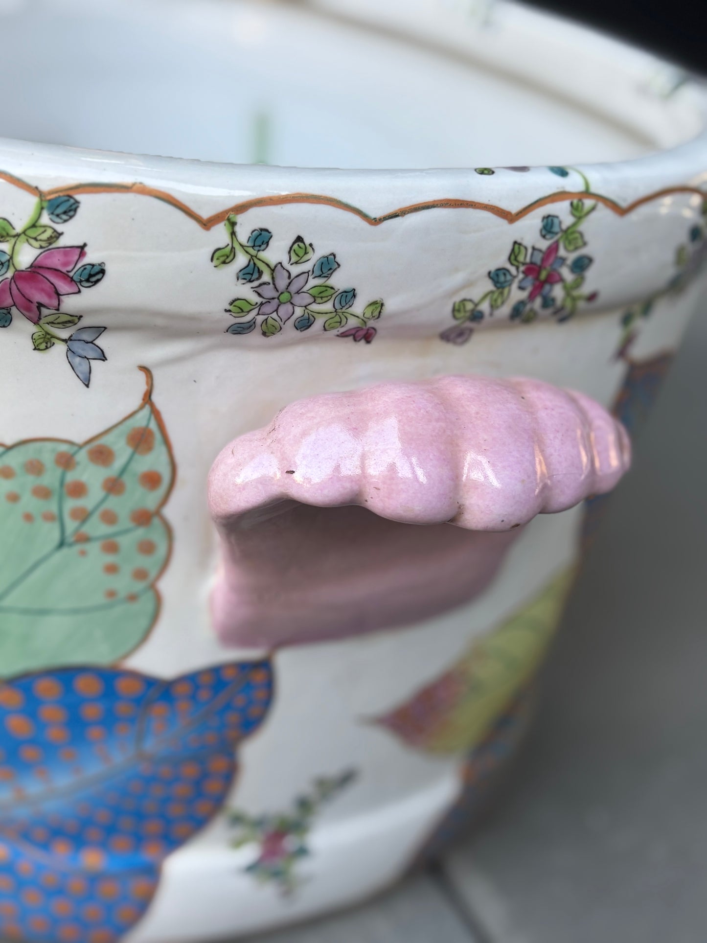 Large Tobacco Leaf Footbath - AS IS