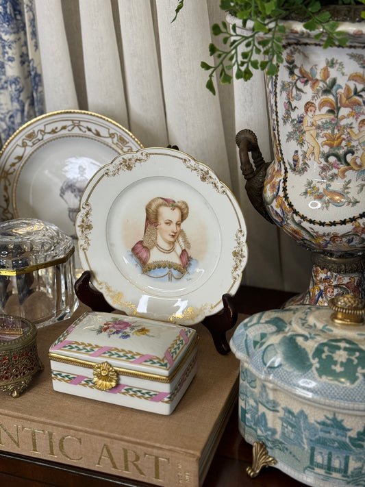 1843 Sèvres Portrait Plate – Louise de Lorraine, Hand-Painted with Gilt Detailing