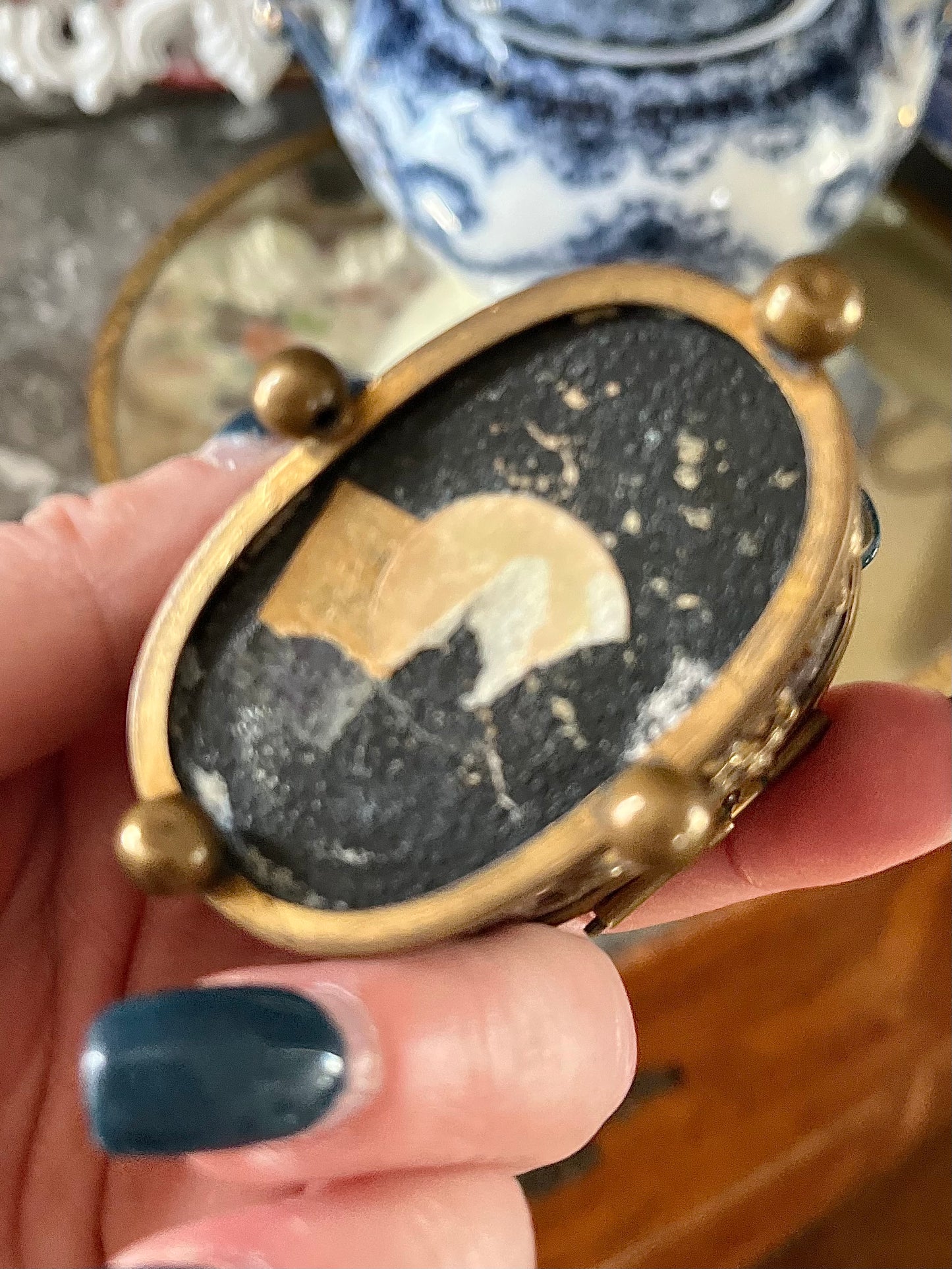 Live 08/25 Antique French Brass Bas Relief Hunt Scene Miniature Jewelry Casket