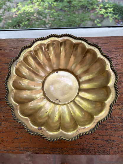 Beautiful brass scalloped pedestal bowl with rope design and intricate base!