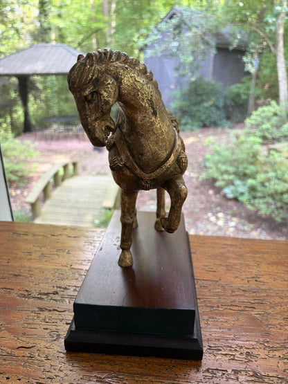 Gorgeous Bombay & Co. horse figurine on wood base!