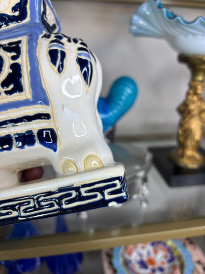 Lovely chinoiserie mini blue and white elephant!