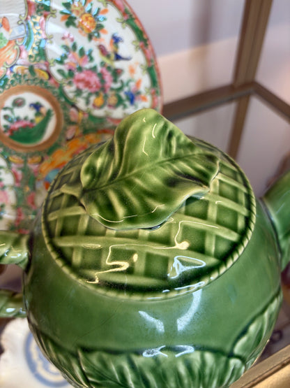 Bordallo green teapot with raised leaf lid!