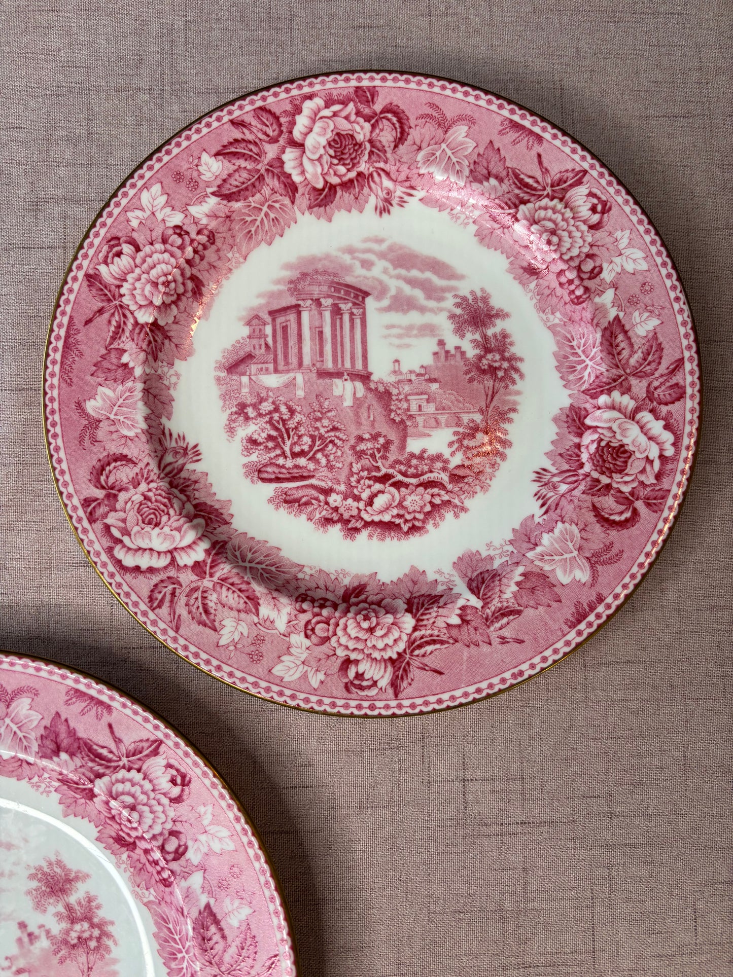 Gorgeous Wedgwood pink transferware plates with gold rims pair!