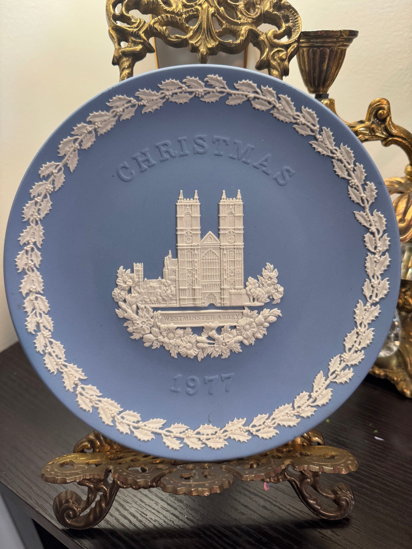 Wedgwood lavender Christmas plate 1977 Westminster Abbey