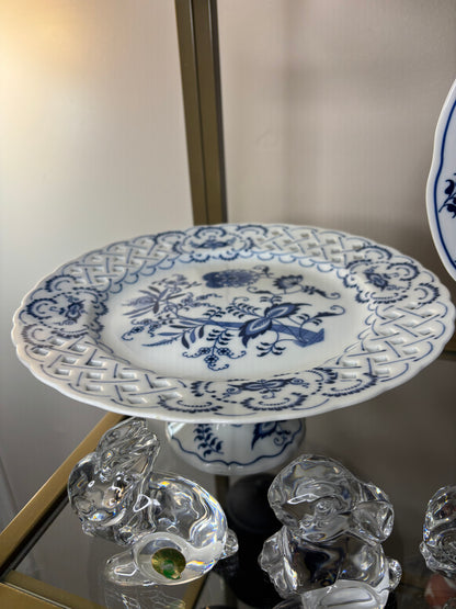 Gorgeous Blue Danube cake stand!