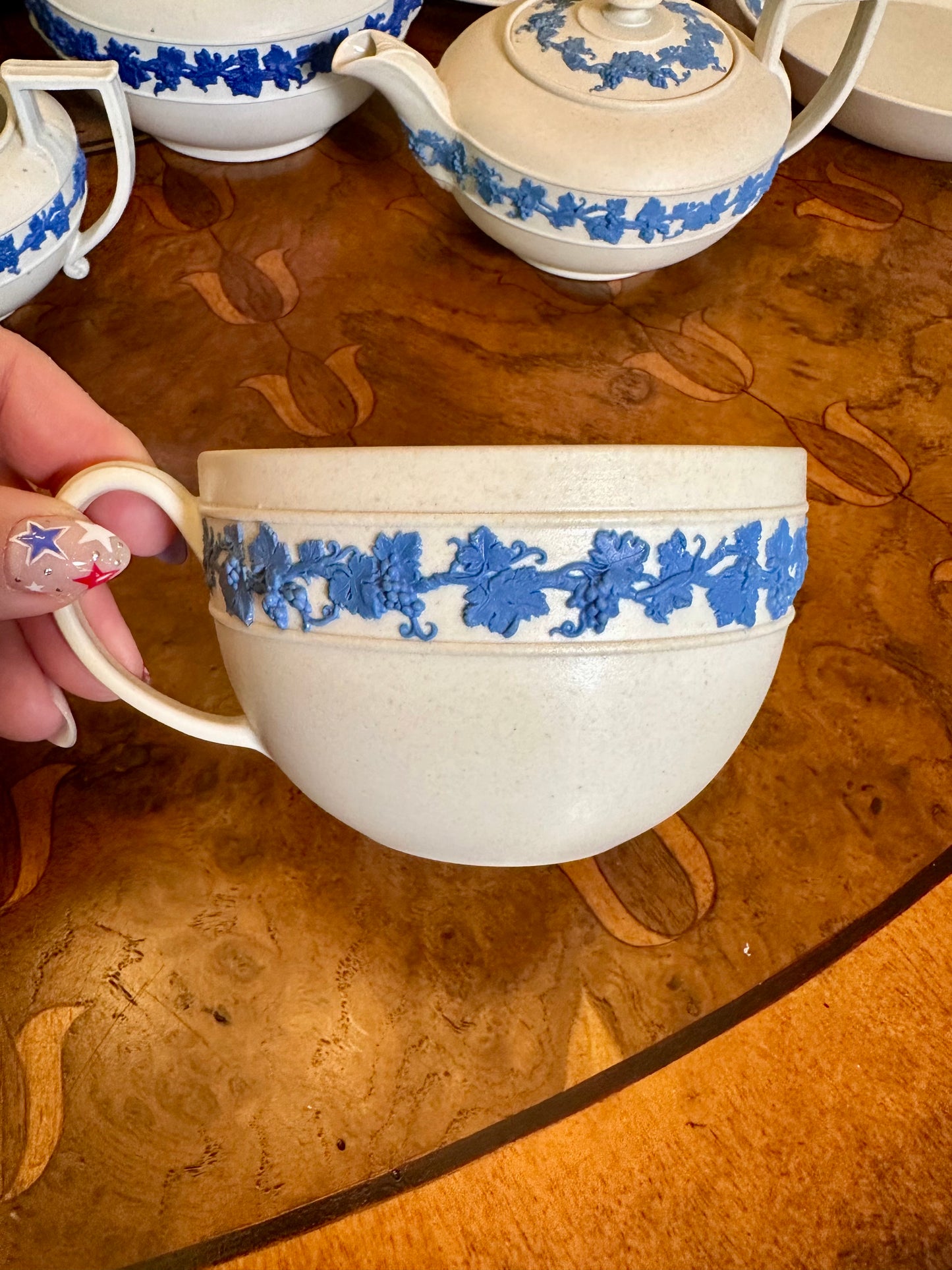 Antique Wedgwood Smear-Glazed Stoneware Teacup with Lavender Sprigged Grapes