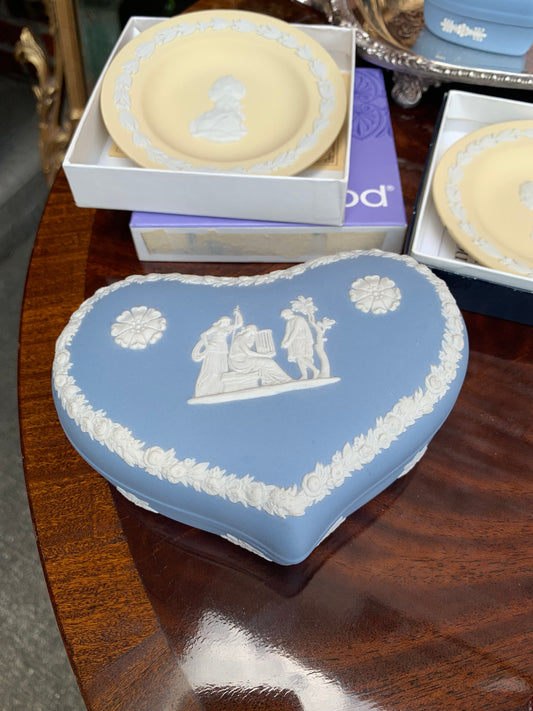 Wedgwood heart pair (2)! -Excellent condition!