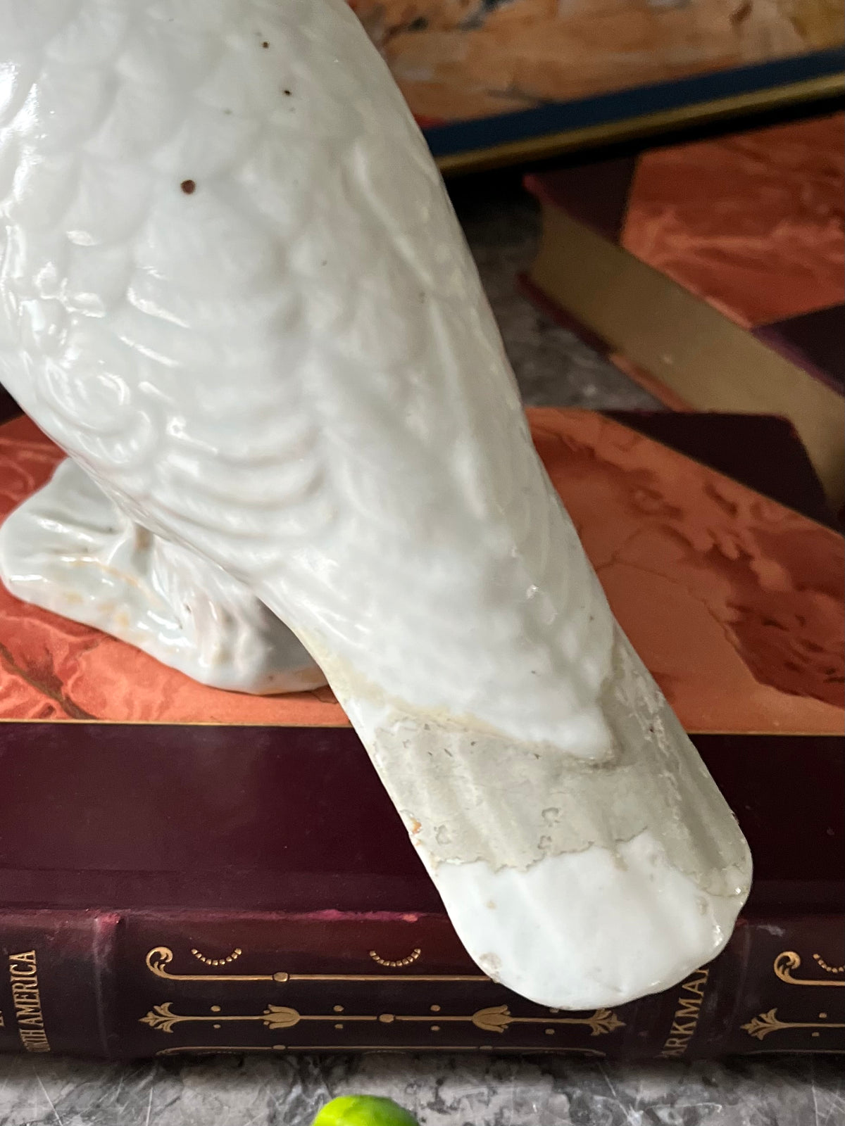 Live 09/29 Historic Estate Pair of Chinese Export White Glazed Porcelain Doves on Rockwork, Late Qing to Republic Period