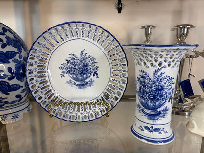 Lovely reticulated blue and white floral bowl and vase set!