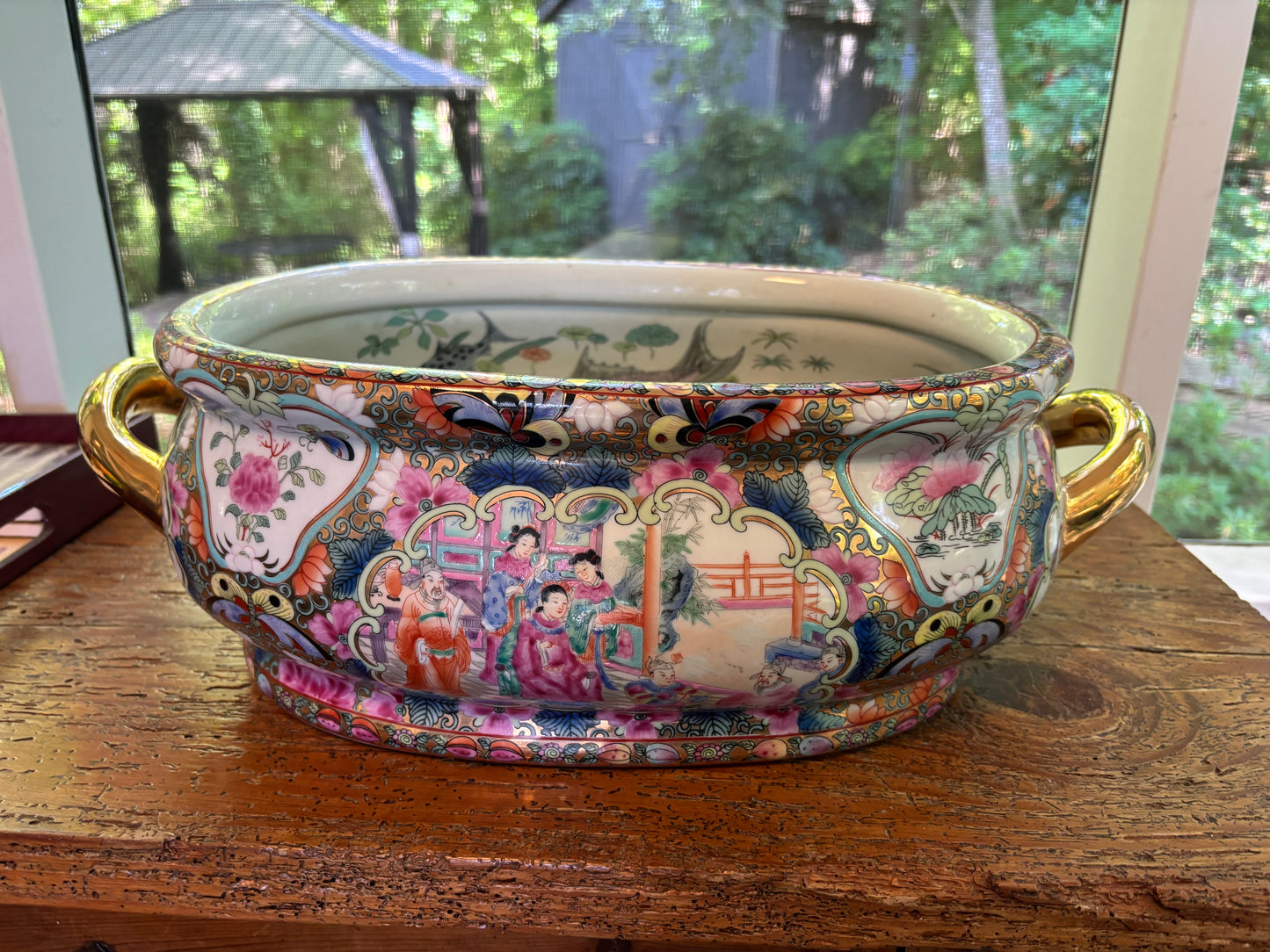 Stunning Famille Rose Medallion footbath with gold!