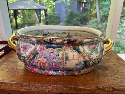 Stunning Famille Rose Medallion footbath with gold!