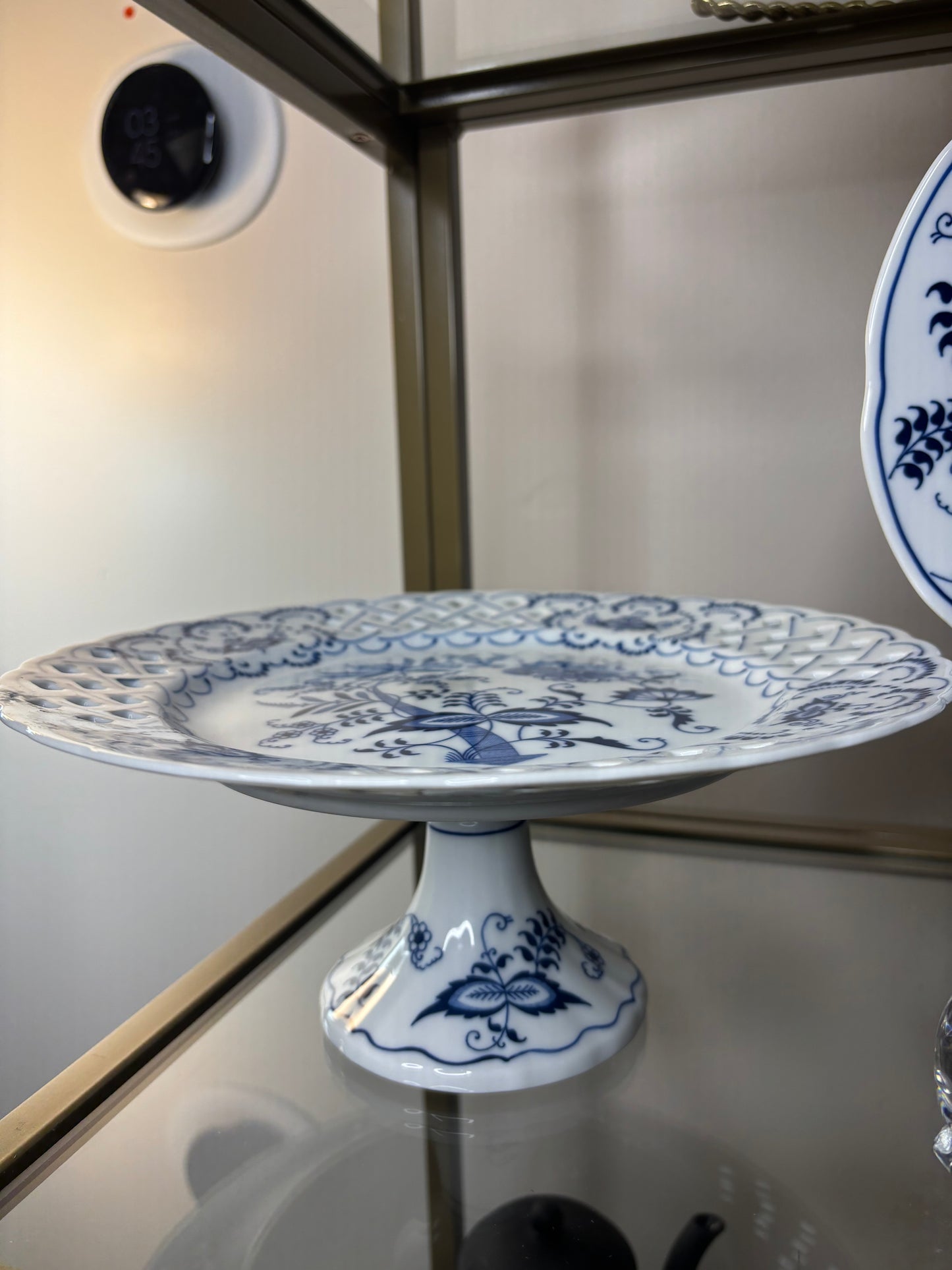Gorgeous Blue Danube cake stand!