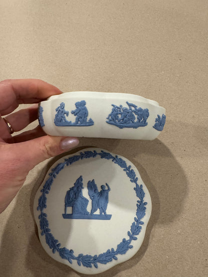 Wedgwood white and blue round trinket box