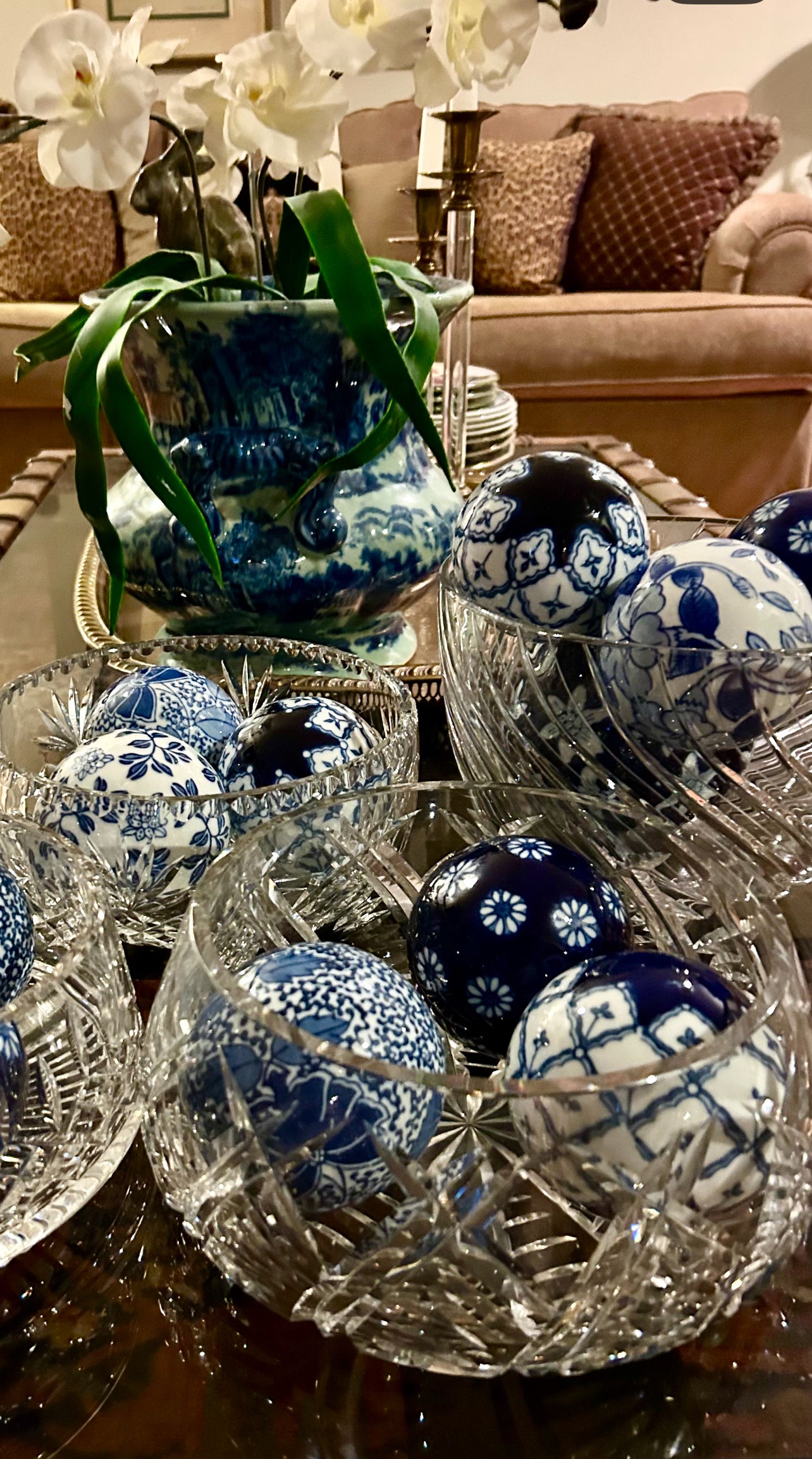 Sets of 3 vintage Chinoiserie blue and white carpet balls